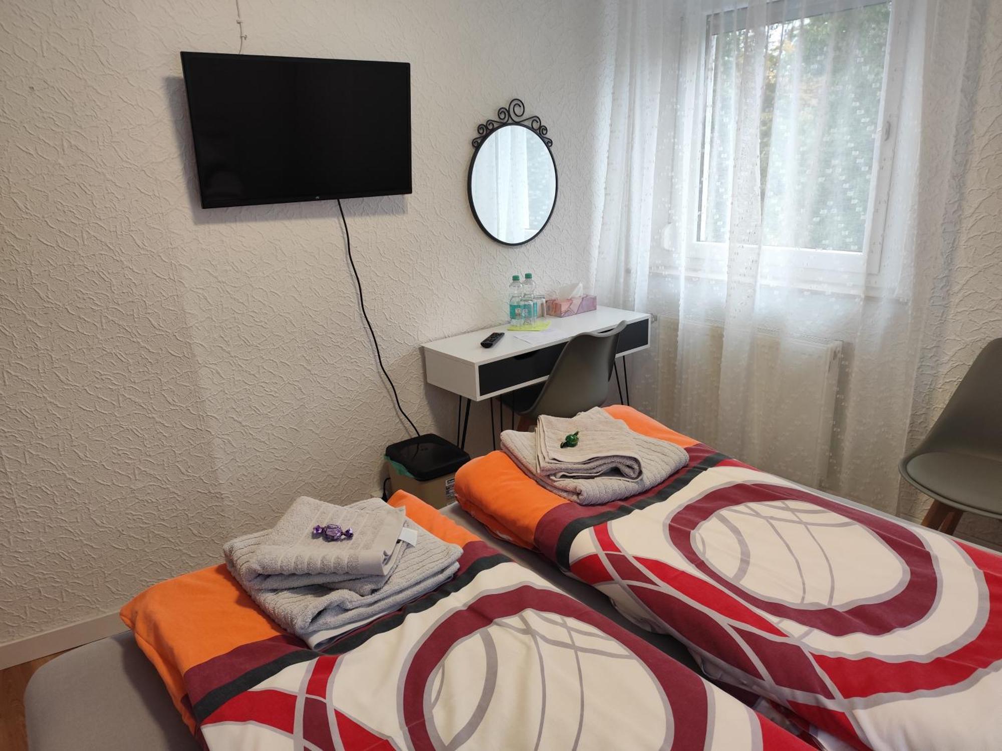 Gaestezimmer Boxenstopp Veitsbronn Exterior photo